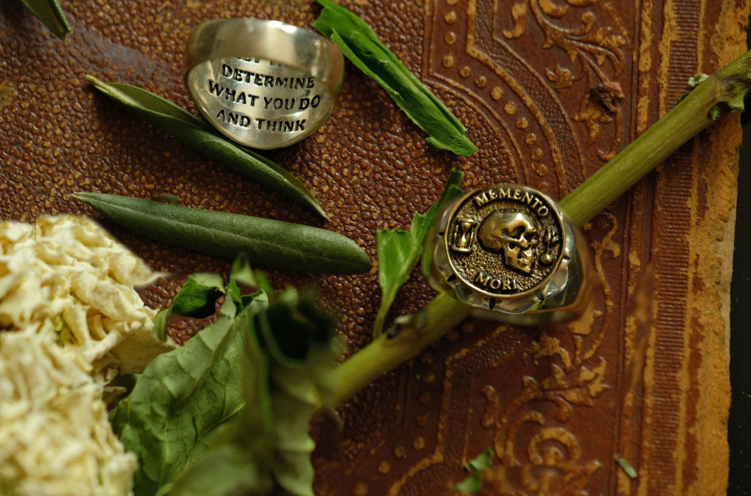 Memento Mori Premium Signet Ring - Image 3